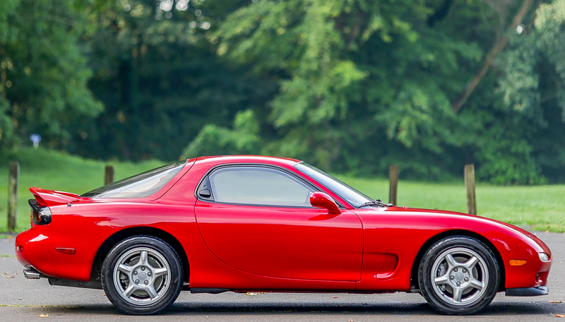 Illustration for article titled Here's Why Overpaying For This Super Clean Mazda RX-7 Makes Sense